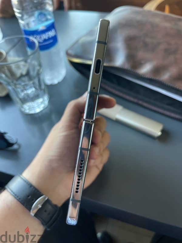 Samsung Fold 4 9