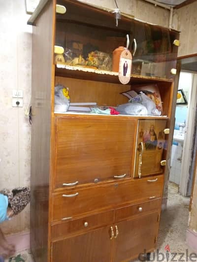 دولاب تليفزيون ومتعدد الاستخدام مستعمل يشبه الجديد للبيع