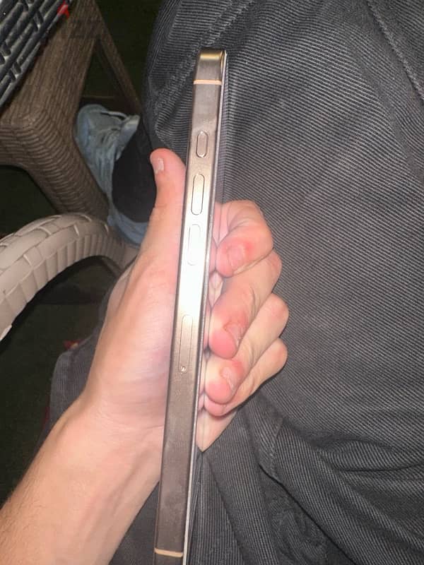 iPhone 16 pro max 2