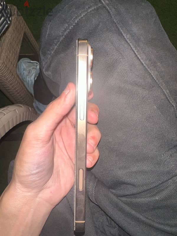 iPhone 16 pro max 3