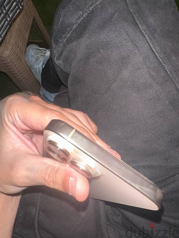 iPhone 16 pro max 4