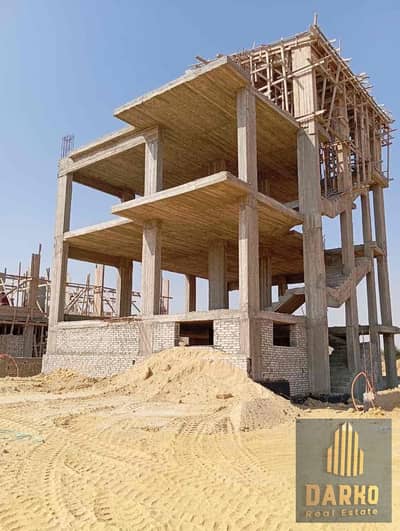 Villa for sale, 450 square meters, Green Belt, Basin 2, built with a concrete structure. The compound is currently being finished, with a basement, gr
