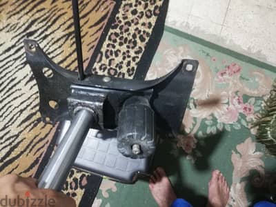 ماكينة كرسي مكتب مستعمل بالحالة جيدة