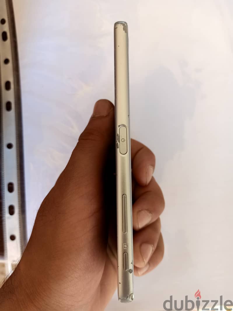 Sony Xperia x 4