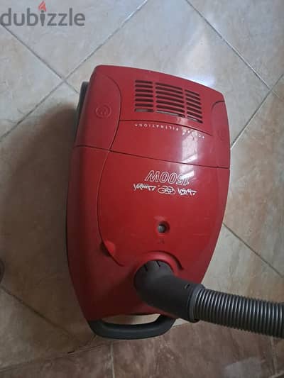 مكنسة كهربائية
