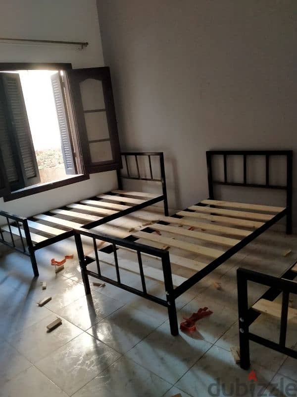 سرير معدنى 3