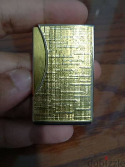 ولاعه اصليه صناعه فرنسيه مطليه ماء ذهب