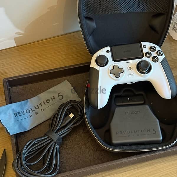 Nacon 5 Revolution 5 Pro controller 1
