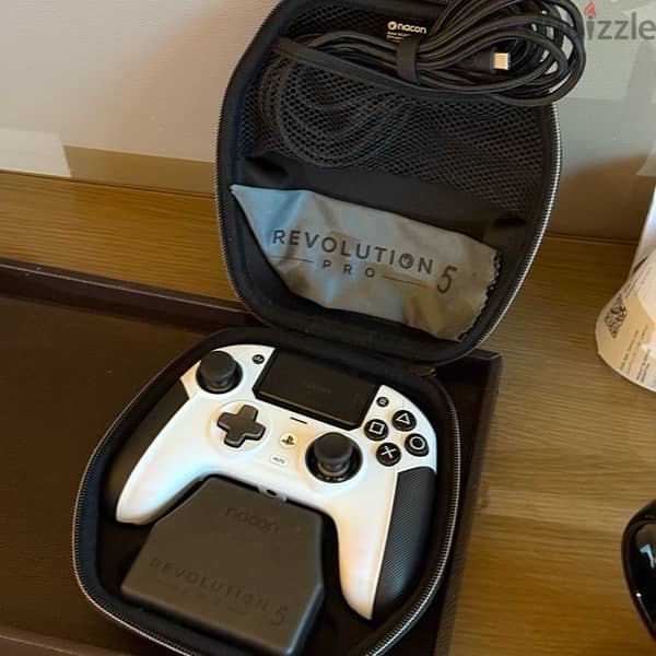 Nacon 5 Revolution 5 Pro controller 2