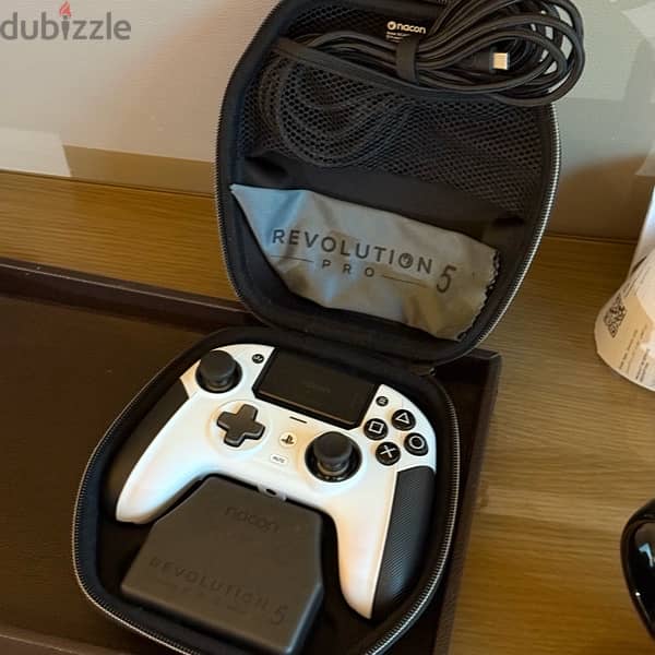 Nacon 5 Revolution 5 Pro controller 1