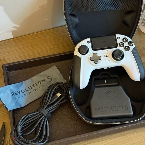 Nacon 5 Revolution 5 Pro controller 10