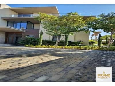 توين هاوس استلام فورى موقع مميز تكمله للبيع ذاستيتس سوديك على الطريق الصحراوى the  estate sodic