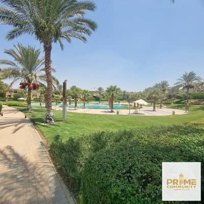 twin house villa in prime location 5 bedrooms for sale in Stone park new Cairo
