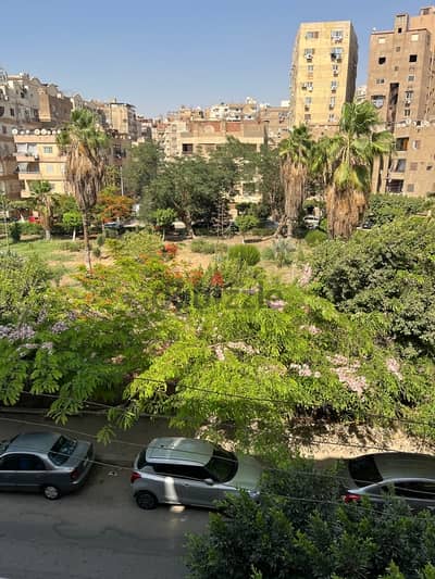 شقه ٢٤٠م بالنزهه الجديده فيو جاردن مسجله شهر عقارى