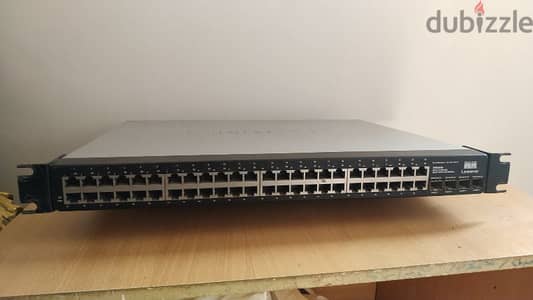 switch Linksys 48port giga