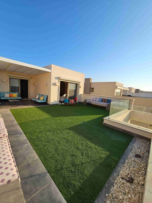 هاسيندا وايت شاليه دوبلكس للبيع مع كابينه بحري في هاسيندا وايت ٥ غرف نوم فيو بحر