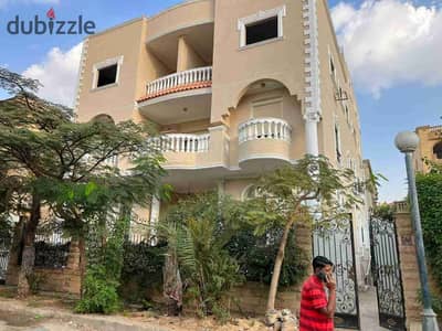 Villa for sale in the Public Security in the most upscale areas of the First Compound, New Cairo