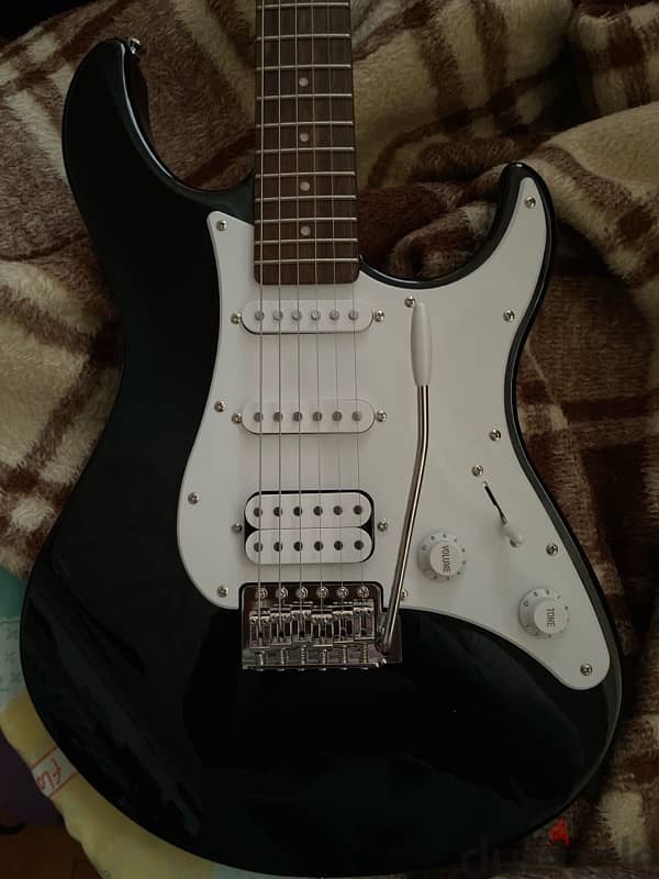 Yamaha EG 112C 4
