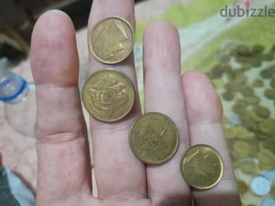 عملات تذكاريه نحاس من أكثر من 50 سنه مصريه حوالي 300 قطعه