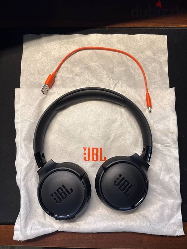 JBL Tune 520BT headphone 6