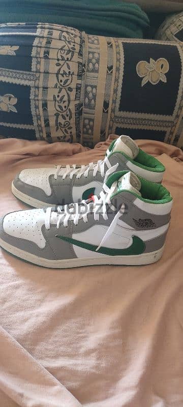 كوتشى  NIKE  مستعمل استعمال نظيف