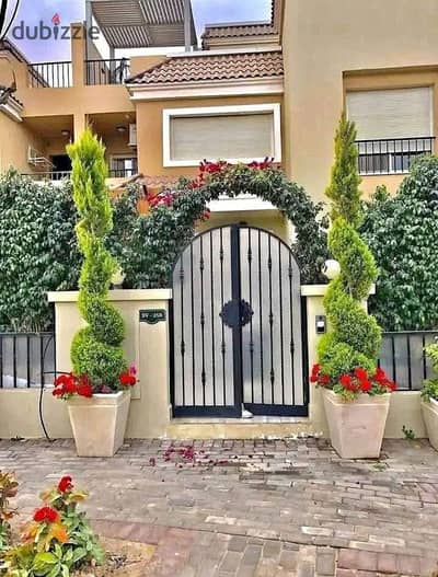 فيلا 239م واخدة duple view للبيع - سراي - sarai قدامها land escape مفتوحــة موقعهـــا جميل جـــدا