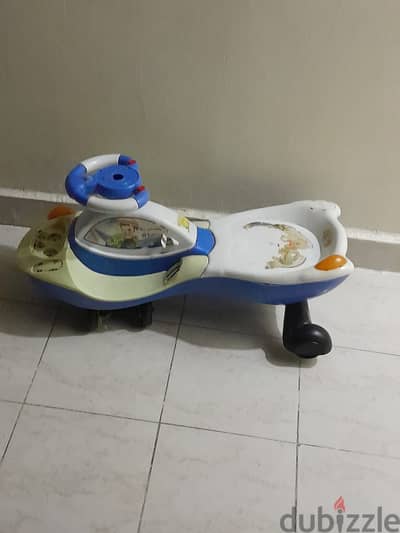 عربية وزحافة اطفال