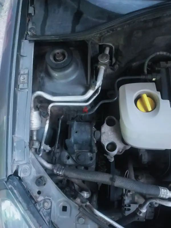 Renault Clio 200463701718062851127
