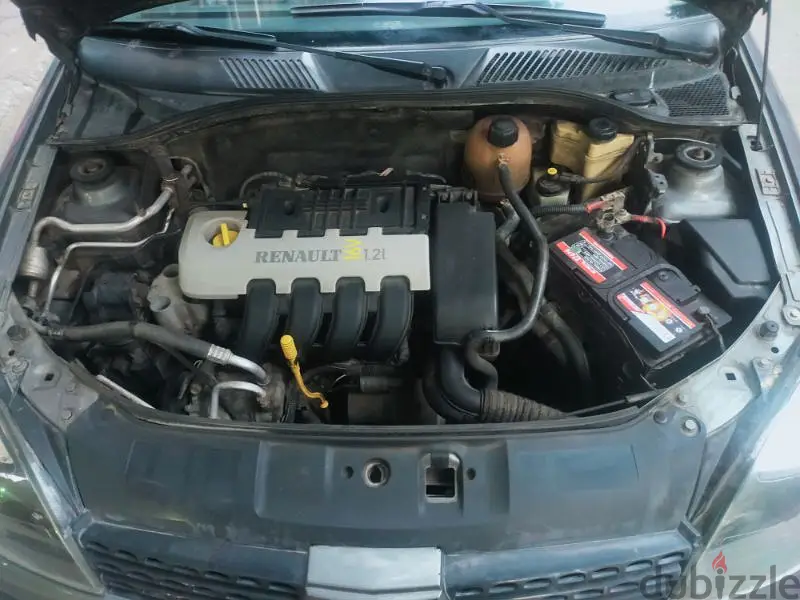 Renault Clio 200463701718062851129