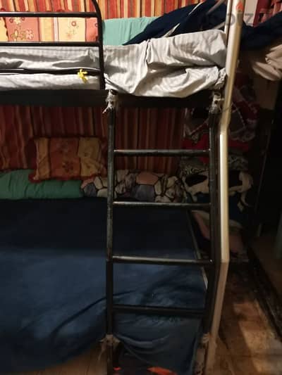 سرير ٢ دور معدني