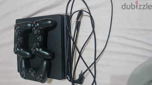 Playstation 4 slim 1 Tera camed from USA used like new just 100 hours