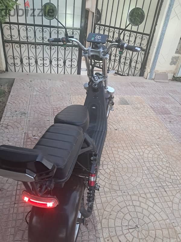 Big Harley Scooter 3