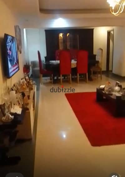 For sale, a 160m apartment in Zahra Al-Maadi, Sector Seven, near the French Oasis School, with a prime location.