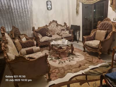 صالون خشب زان نحاسى بحالة ممتازة