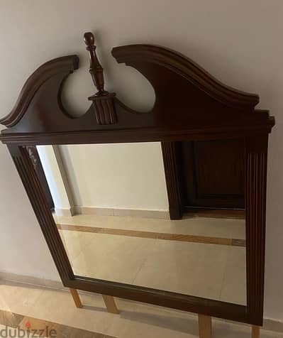 مرايا كونسول أو تسريحة
