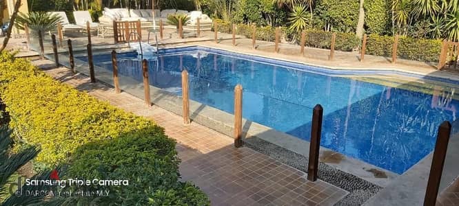 فيلا مفروشة للإيجار بحمام سباحه خاص و حديقه
