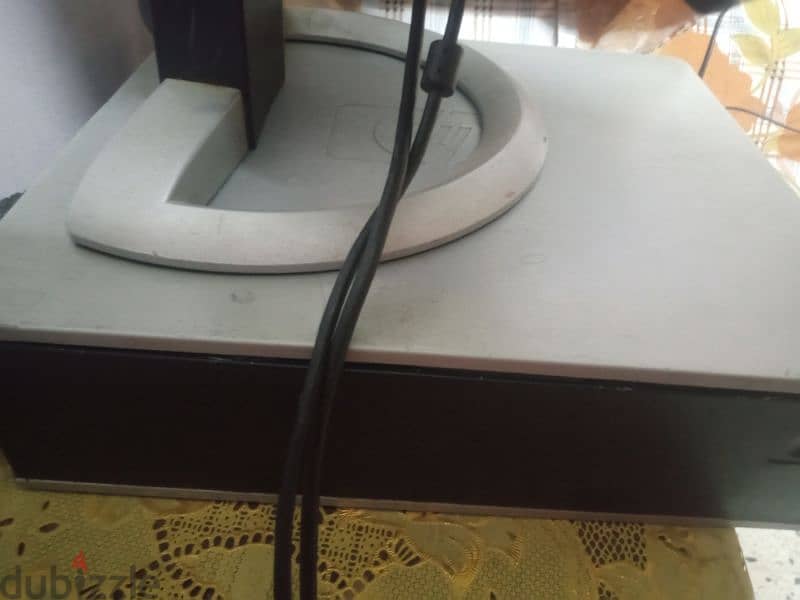 HP Compaq dc5800 Small Form Factor PC ‏ 4