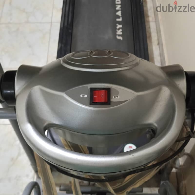 Treadmill Skyland EM-1209 Used 6