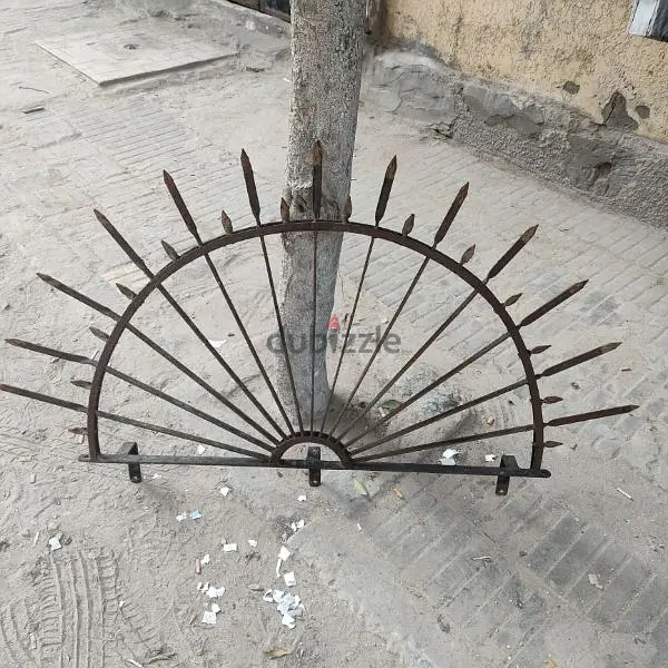 حربة حديد شماسة حديد فاصل بين الجار