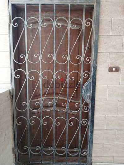 باب حديد