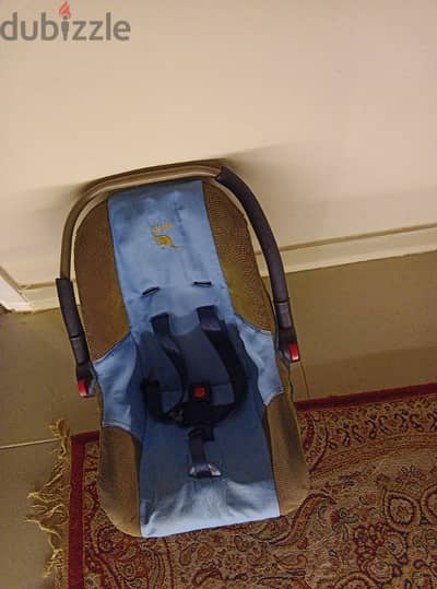 عربة سيارة للأطفال