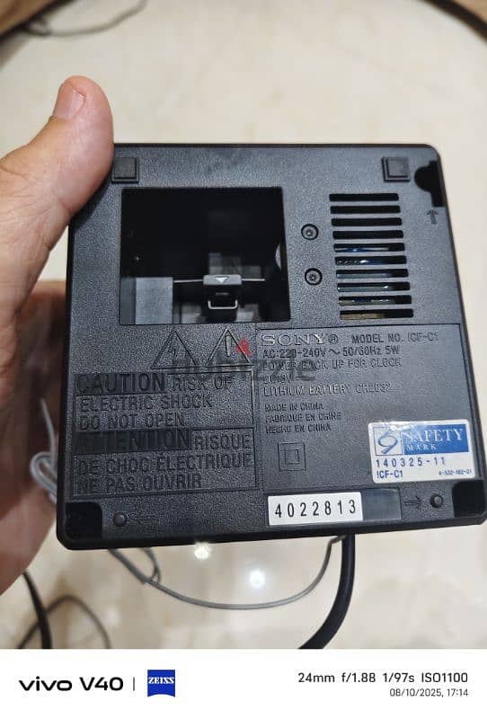 Sony radio clock 8