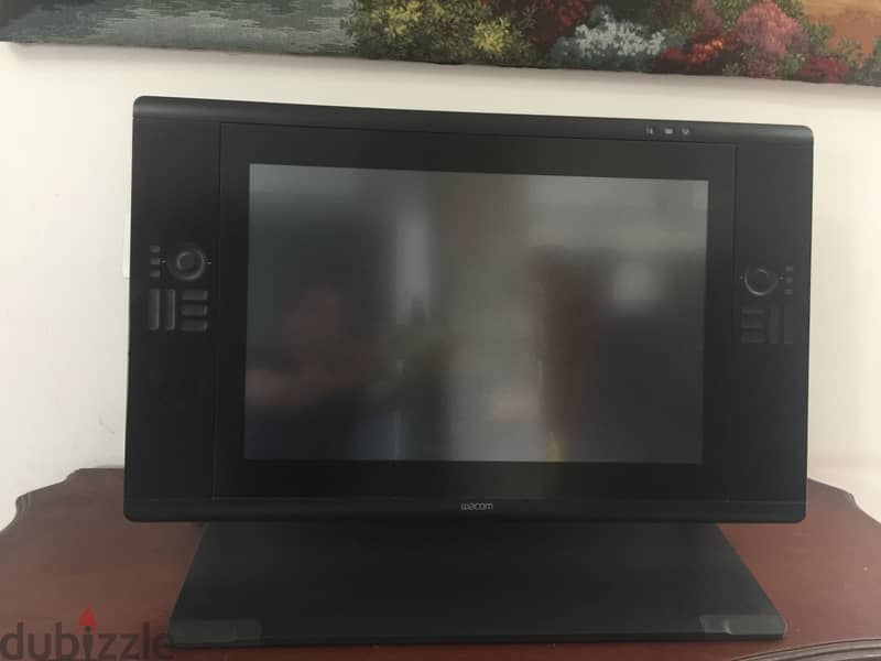 Wacom Cintiq 24HD Touch - لوحة رسم احترافية | حالة ممتازة 10