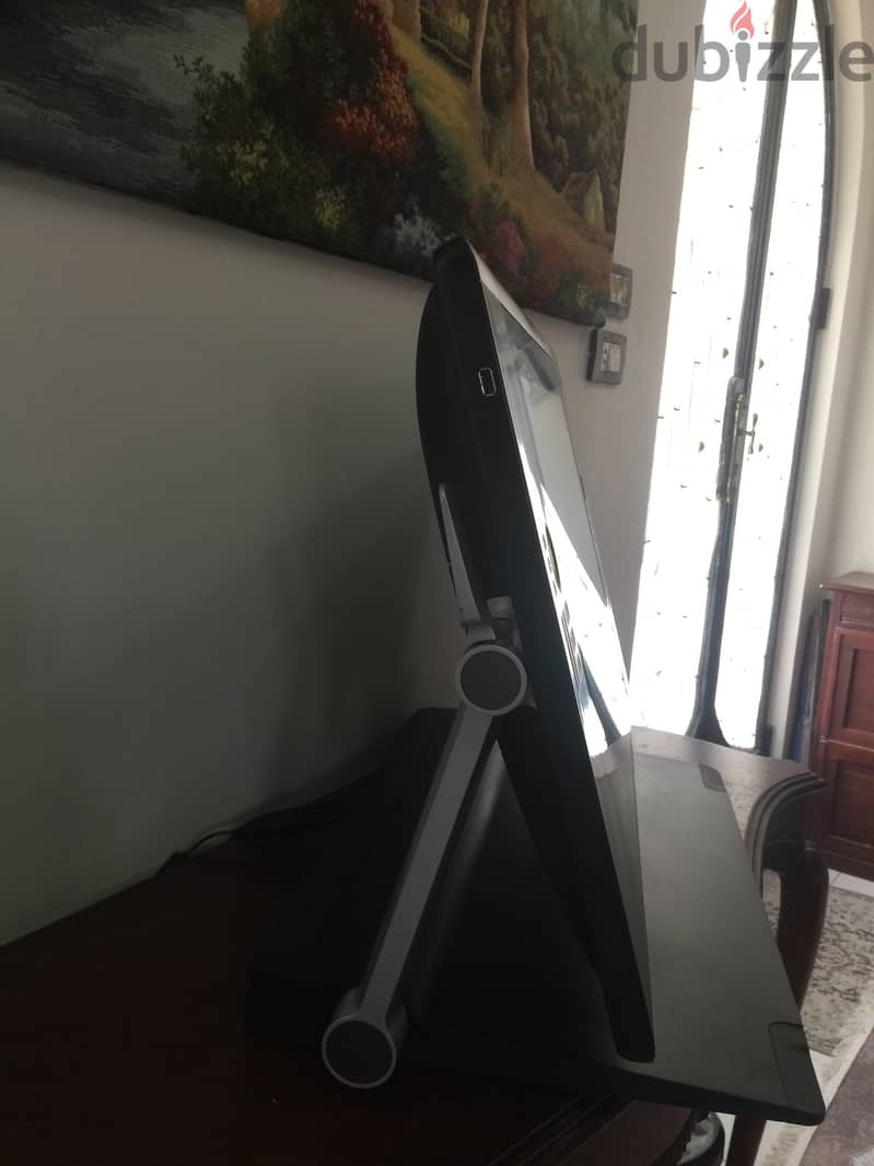Wacom Cintiq 24HD Touch - لوحة رسم احترافية | حالة ممتازة 3