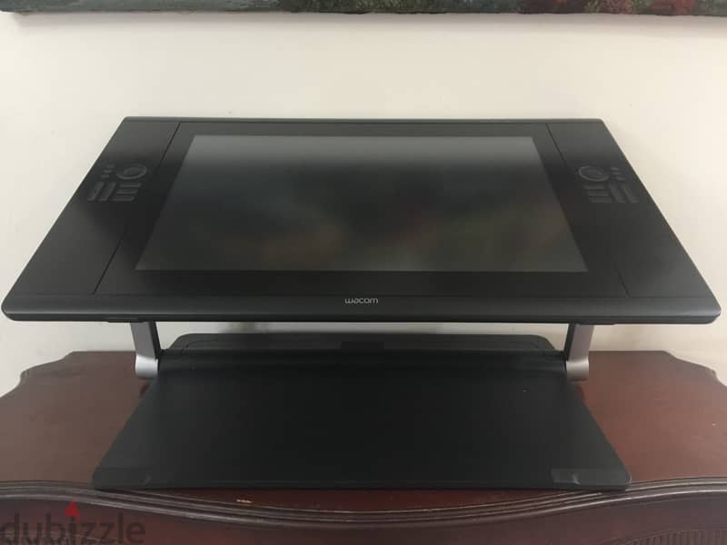 Wacom Cintiq 24HD Touch - لوحة رسم احترافية | حالة ممتازة 4