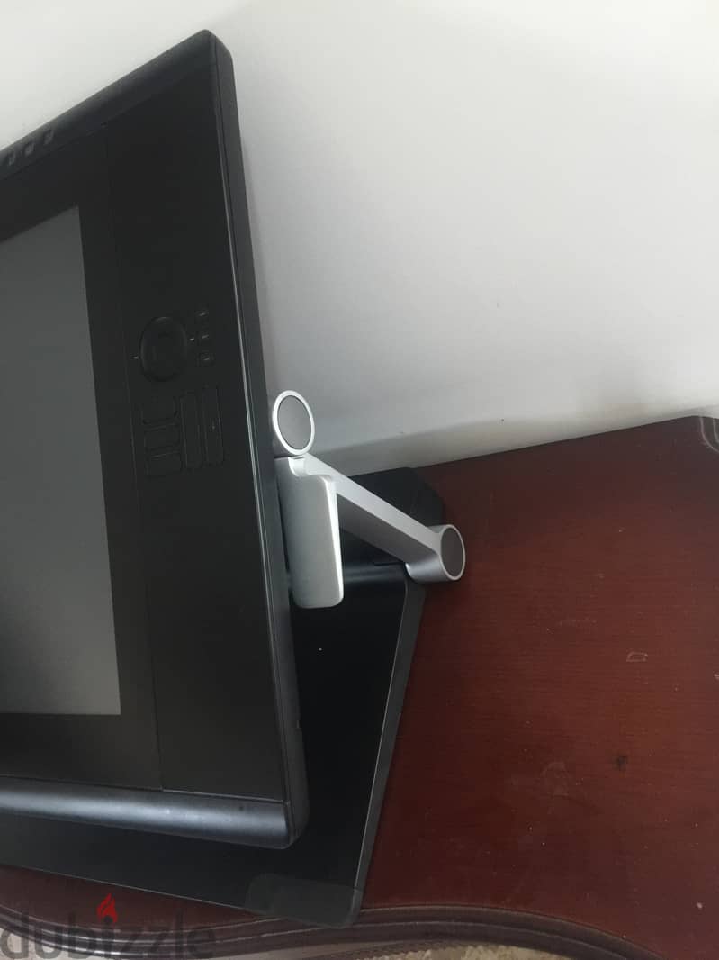 Wacom Cintiq 24HD Touch - لوحة رسم احترافية | حالة ممتازة 7