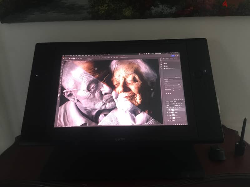 Wacom Cintiq 24HD Touch - لوحة رسم احترافية | حالة ممتازة 11
