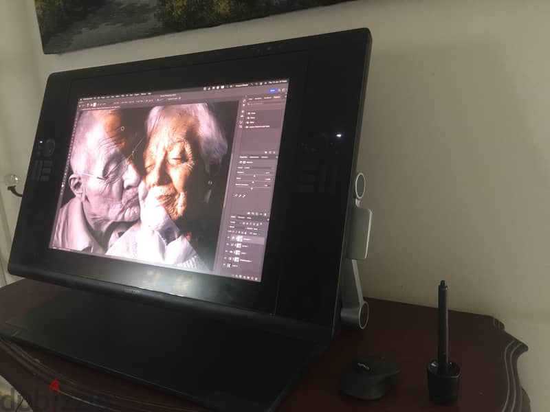 Wacom Cintiq 24HD Touch - لوحة رسم احترافية | حالة ممتازة 12