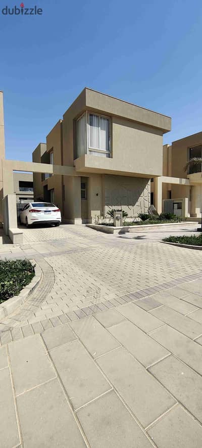 Villa for sale in Badiyah Compound, 6 October, Palm Hills. A very unique location. 200m and a garden of 80m.
