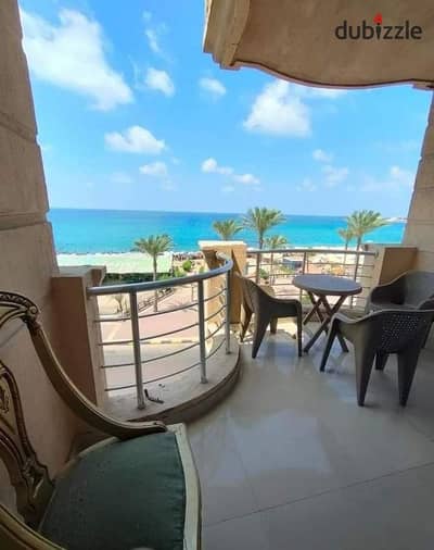 Hotel apartment directly on the sea furnished for daily rent at El Mandara